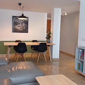 Modern House With 2 Bedrooms Near The Castillo del Romeral